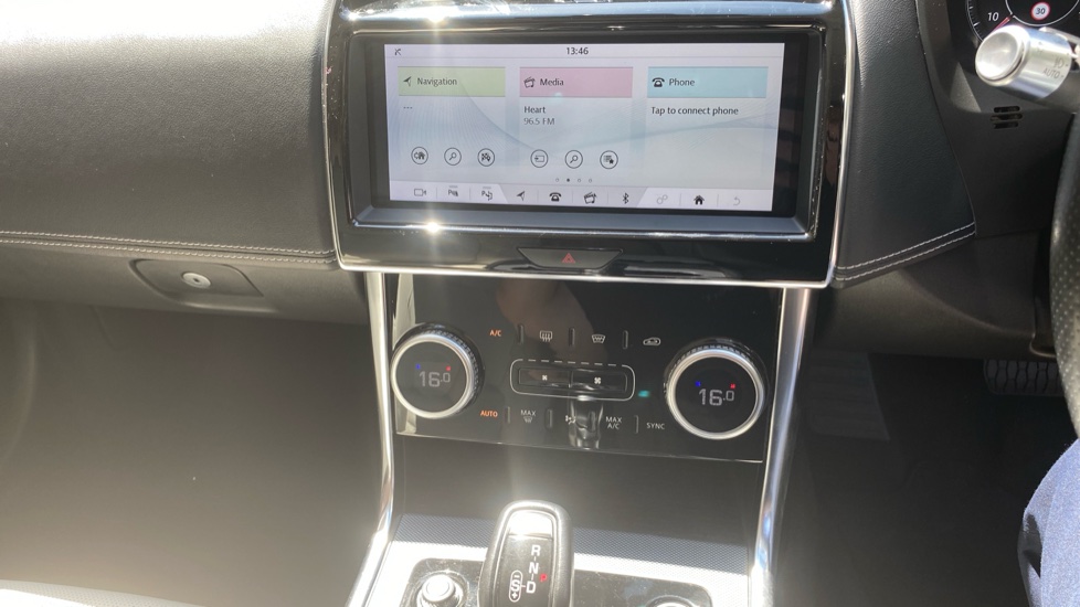 Jaguar XE 2.0d R-Dynamic SE 4dr Auto Diesel Saloon - Image 14