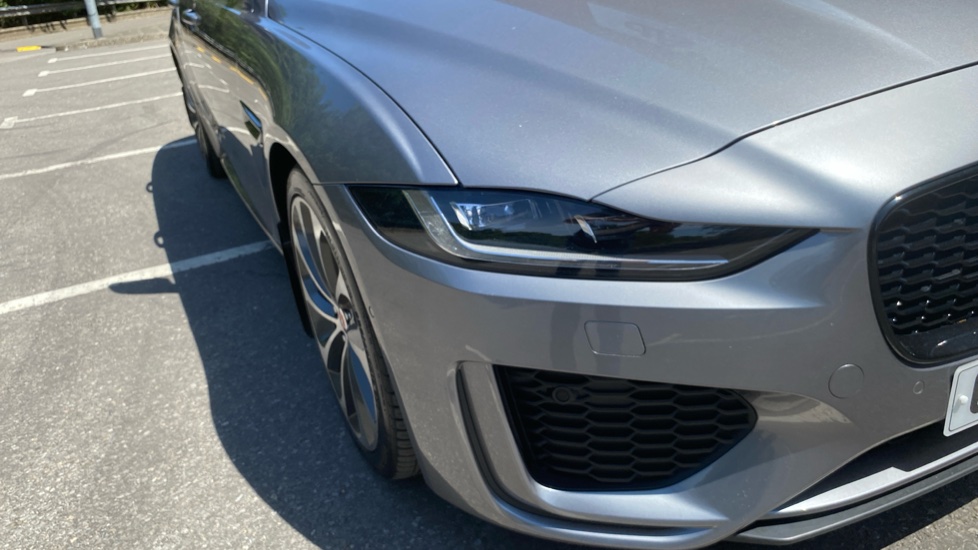Jaguar XE 2.0d R-Dynamic SE 4dr Auto Diesel Saloon - Image 17