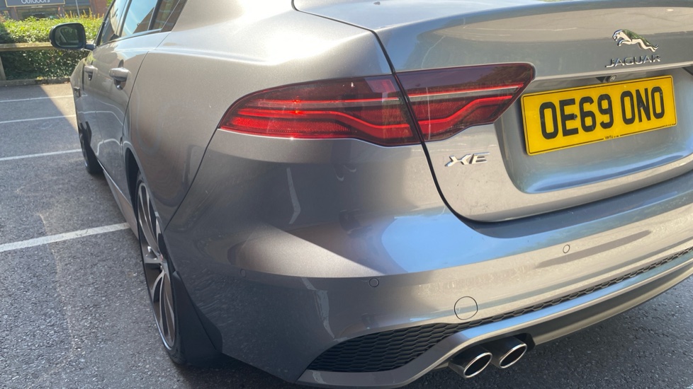 Jaguar XE 2.0d R-Dynamic SE 4dr Auto Diesel Saloon - Image 19