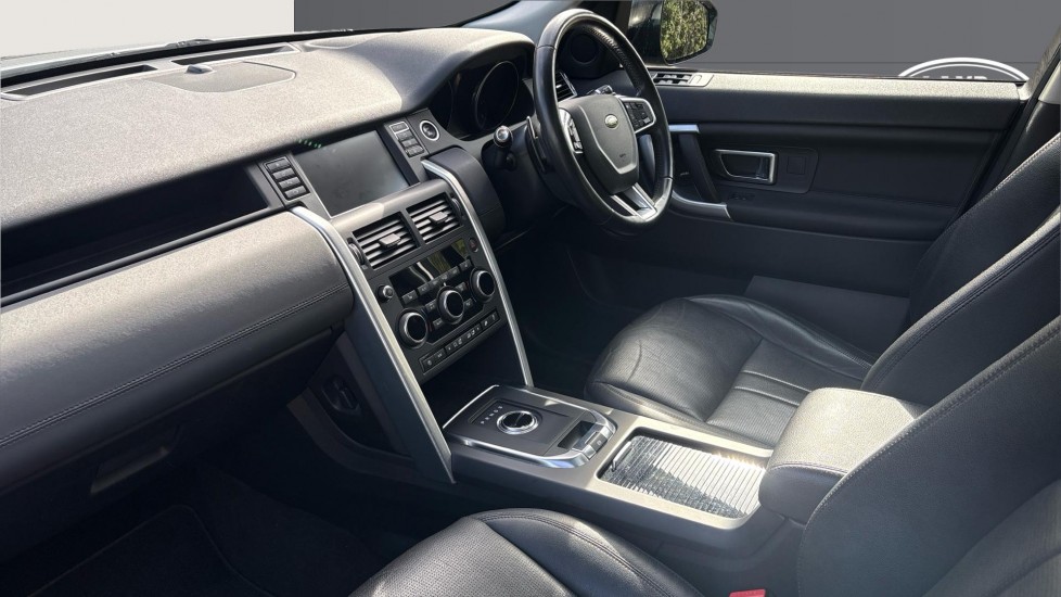 Land Rover Discovery Sport 2.0 TD4 180 HSE 5dr Auto Diesel Station Wagon - Image 3