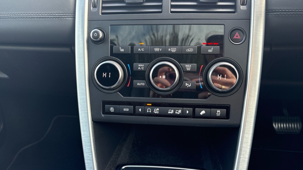 Land Rover Discovery Sport 2.0 TD4 180 HSE 5dr Auto Diesel Station Wagon - Image 30