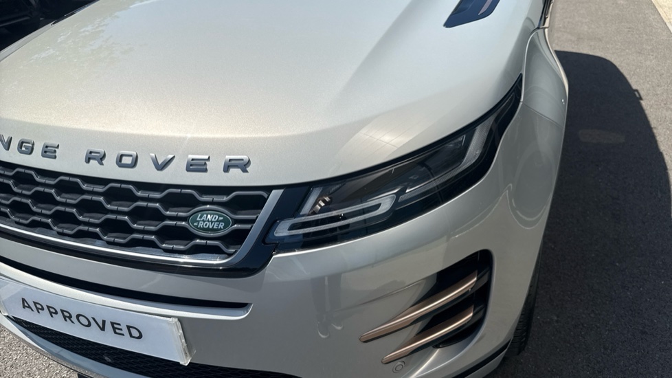 Land Rover Range Rover Evoque 1.5 P300e R-Dynamic SE 5dr Auto Hatchback - Image 31