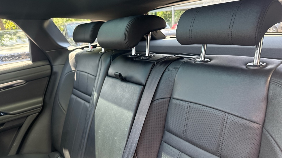 Land Rover Range Rover Evoque 1.5 P300e R-Dynamic SE 5dr Auto Hatchback - Image 34