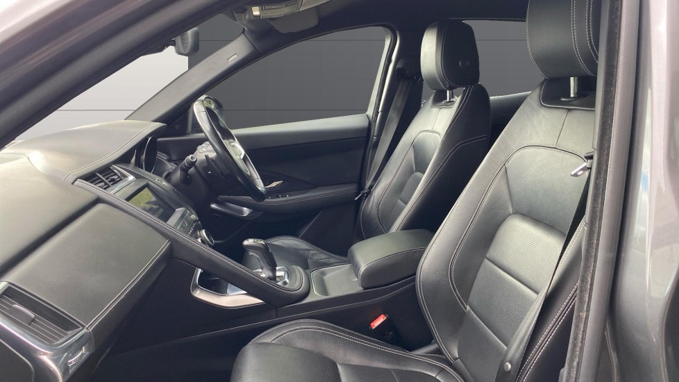 Jaguar E-Pace 2.0d [180] R-Dynamic SE 5dr Auto Diesel Estate - Image 3