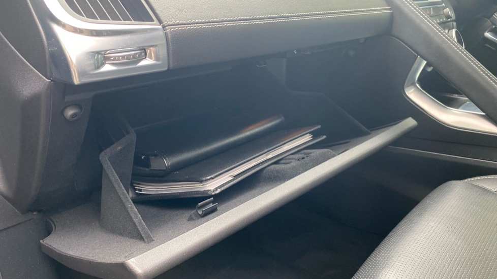 Jaguar E-Pace 2.0d [180] R-Dynamic SE 5dr Auto Diesel Estate - Image 32