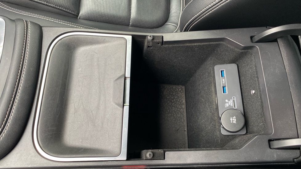 Jaguar E-Pace 2.0d [180] R-Dynamic SE 5dr Auto Diesel Estate - Image 33