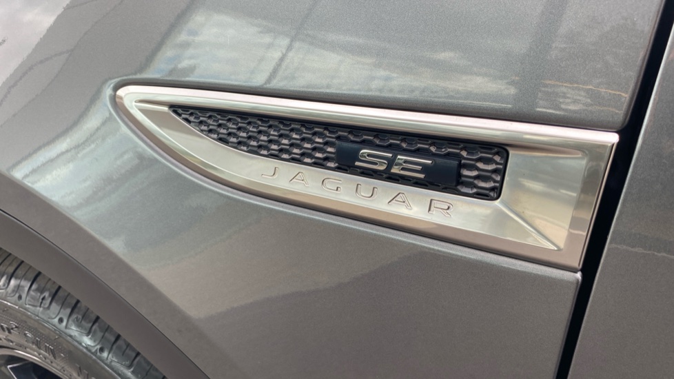 Jaguar E-Pace 2.0d [180] R-Dynamic SE 5dr Auto Diesel Estate - Image 35