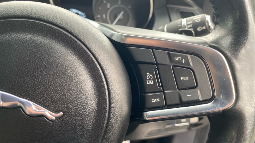 Jaguar E-Pace 2.0d [180] R-Dynamic SE 5dr Auto Diesel Estate - Image 43