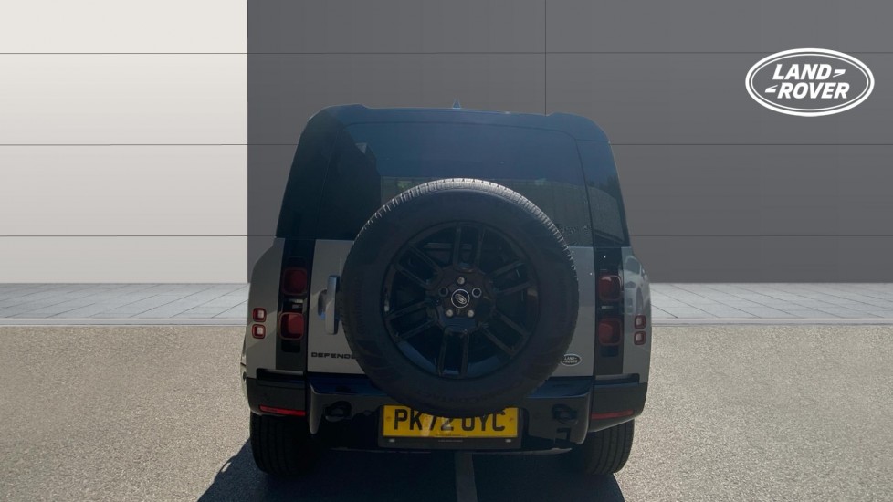Land Rover Defender 3.0 D250 X-Dynamic SE 110 5dr Auto Diesel Estate - Image 6
