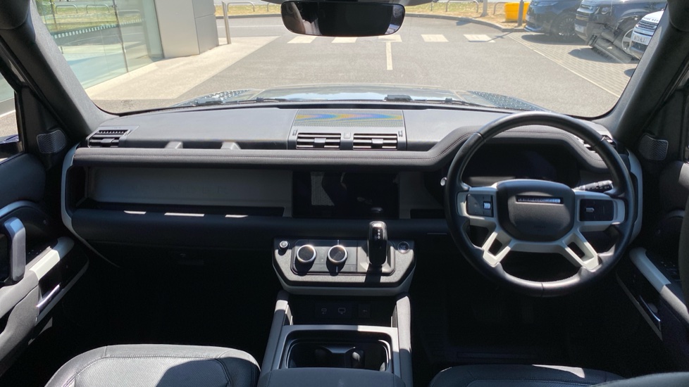 Land Rover Defender 3.0 D250 X-Dynamic SE 110 5dr Auto Diesel Estate - Image 9