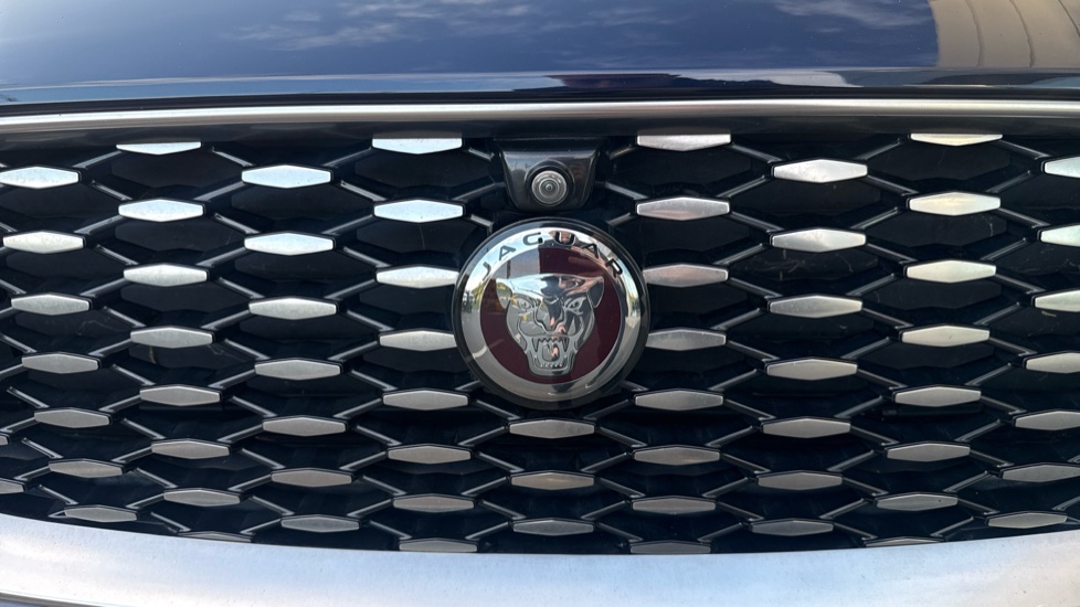 Jaguar E-Pace 2.0 D165 5dr Auto Diesel Estate - Image 20