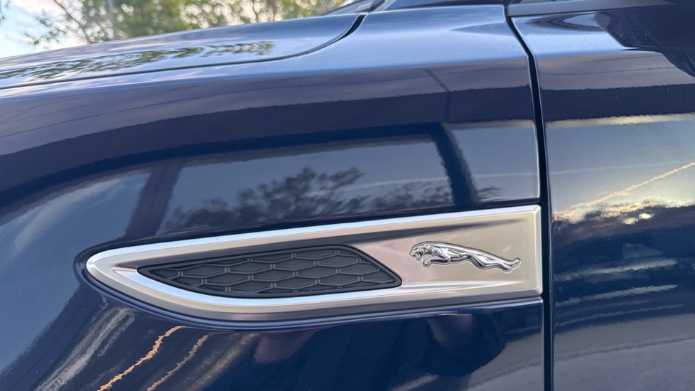 Jaguar E-Pace 2.0 D165 5dr Auto Diesel Estate - Image 21