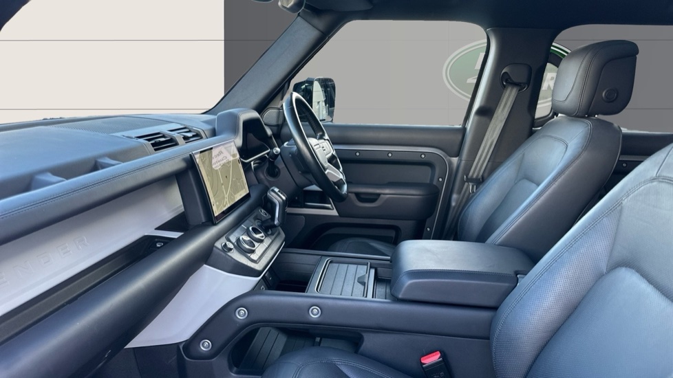 Land Rover Defender 3.0 D300 HSE 110 5dr Auto Diesel Estate - Image 3