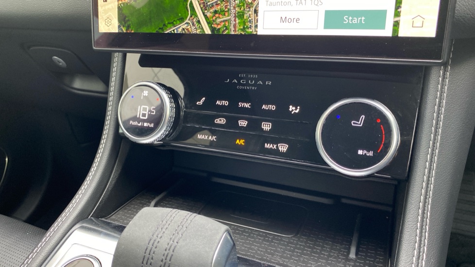 Jaguar F-Pace 2.0 D200 R-Dynamic Black 5dr Auto AWD Diesel Estate - Image 37