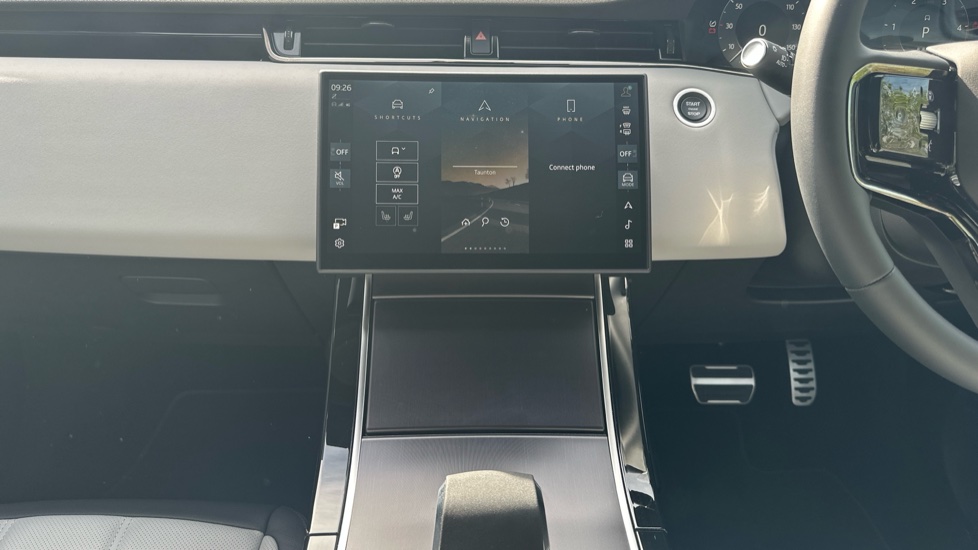 Land Rover Range Rover Evoque 2.0 D200 Dynamic SE 5dr Auto Diesel Hatchback - Image 14