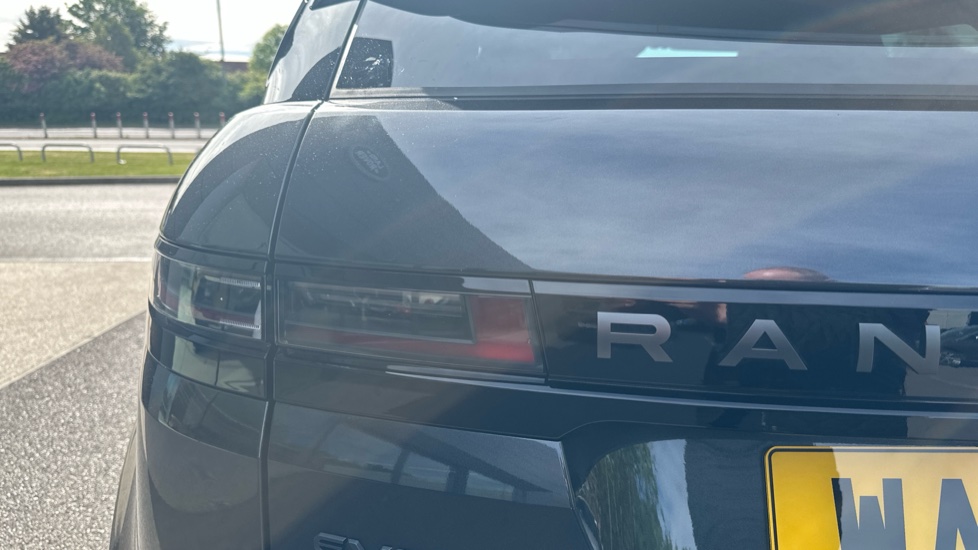 Land Rover Range Rover Evoque 2.0 D200 Dynamic SE 5dr Auto Diesel Hatchback - Image 19