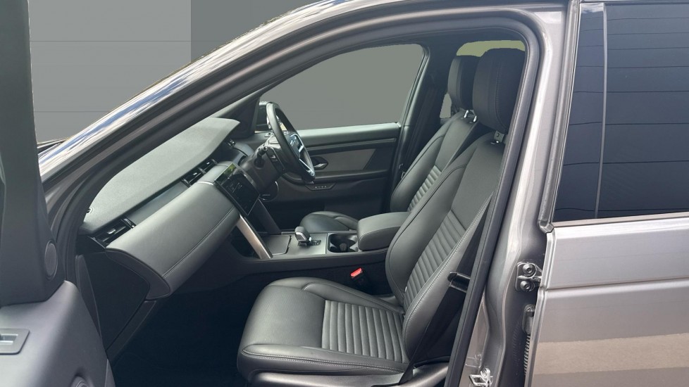 Land Rover Discovery Sport 2.0 D200 Dynamic HSE 5dr Auto [7 Seat] Diesel Station Wagon - Image 3