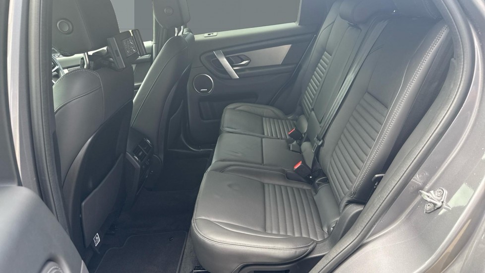 Land Rover Discovery Sport 2.0 D200 Dynamic HSE 5dr Auto [7 Seat] Diesel Station Wagon - Image 4