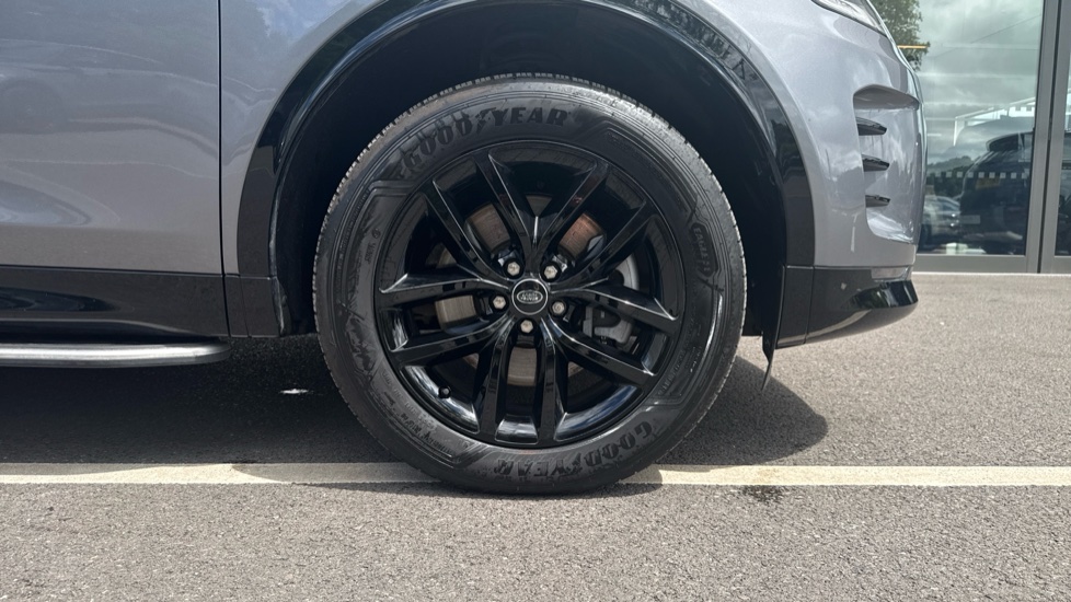 Land Rover Discovery Sport 2.0 D200 Dynamic HSE 5dr Auto [7 Seat] Diesel Station Wagon - Image 8