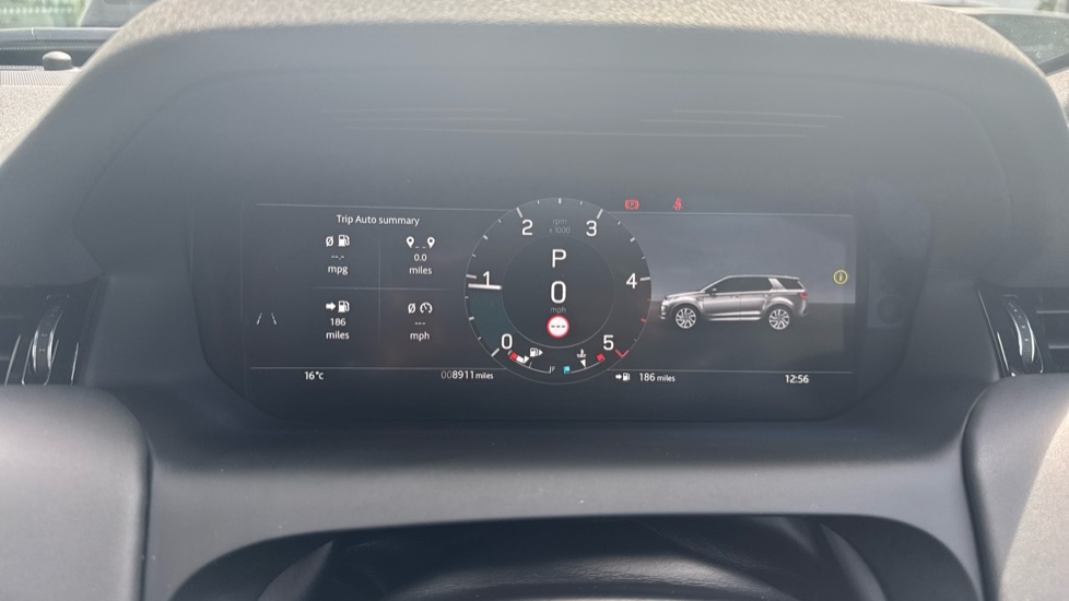 Land Rover Discovery Sport 2.0 D200 Dynamic HSE 5dr Auto [7 Seat] Diesel Station Wagon - Image 16