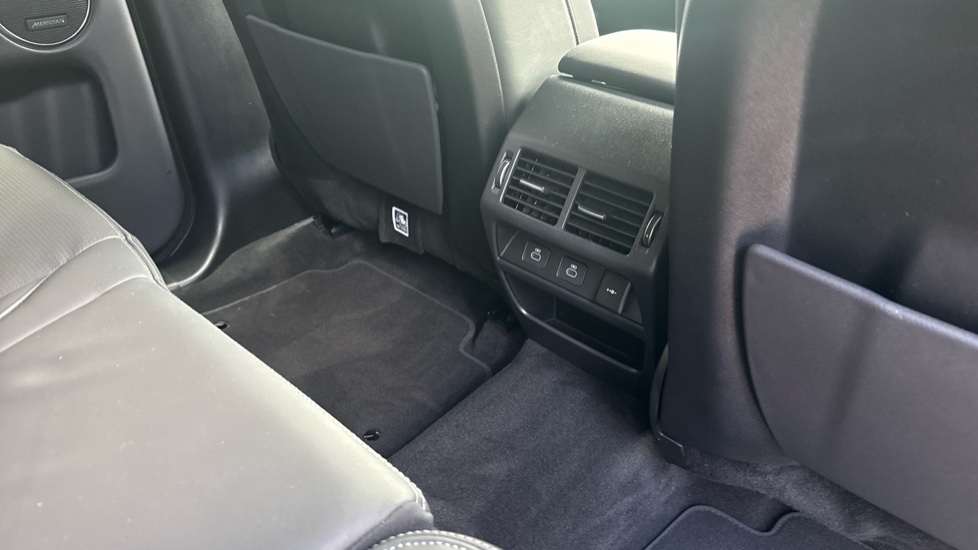 Land Rover Discovery Sport 2.0 D200 Dynamic HSE 5dr Auto [7 Seat] Diesel Station Wagon - Image 18