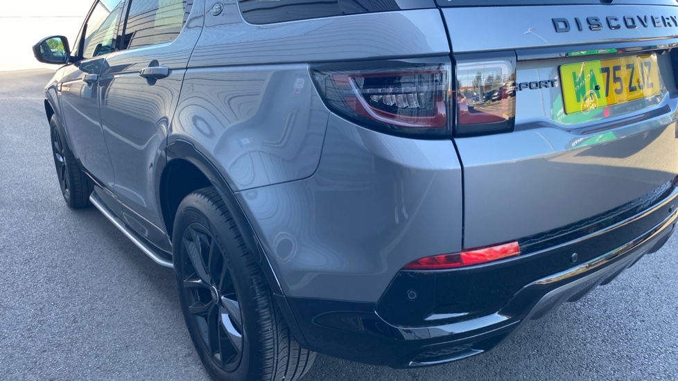 Land Rover Discovery Sport 2.0 D200 Dynamic HSE 5dr Auto [7 Seat] Diesel Station Wagon - Image 19