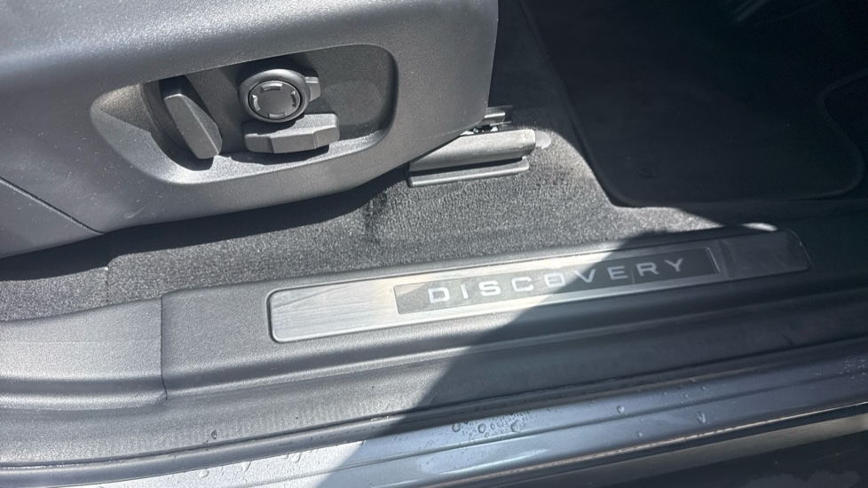 Land Rover Discovery Sport 2.0 D200 Dynamic HSE 5dr Auto [7 Seat] Diesel Station Wagon - Image 24