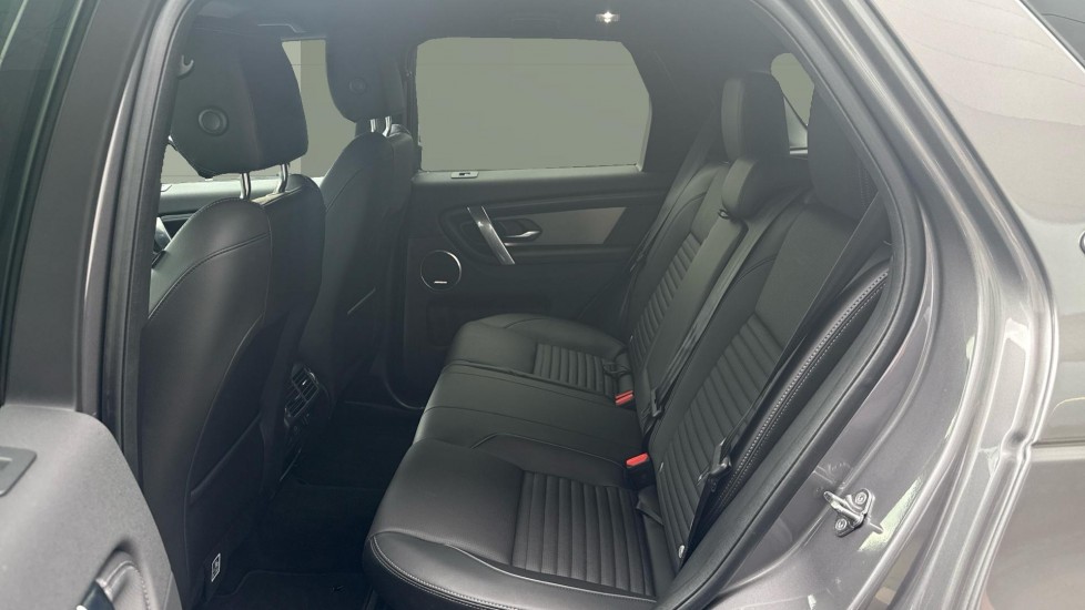Land Rover Discovery Sport 2.0 D200 Dynamic SE 5dr Auto [5 Seat] Diesel Station Wagon - Image 4