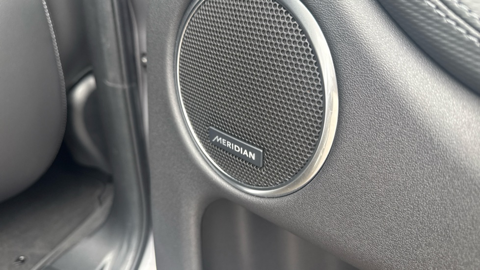 Land Rover Discovery Sport 2.0 D200 Dynamic SE 5dr Auto [5 Seat] Diesel Station Wagon - Image 23
