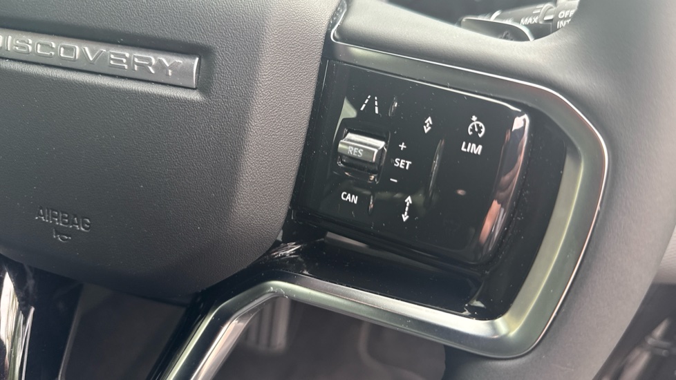 Land Rover Discovery Sport 2.0 D200 Dynamic SE 5dr Auto [5 Seat] Diesel Station Wagon - Image 31