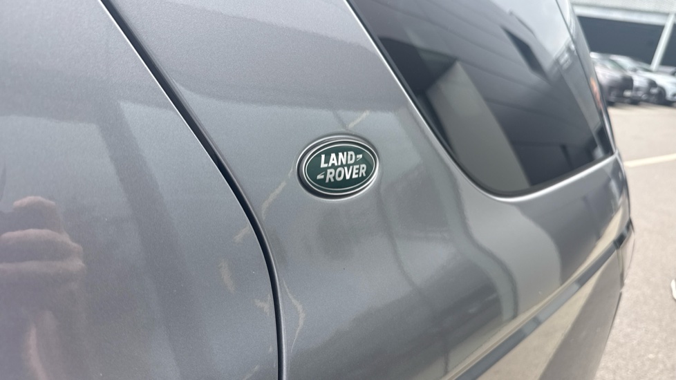 Land Rover Discovery Sport 2.0 D200 Dynamic SE 5dr Auto [5 Seat] Diesel Station Wagon - Image 41
