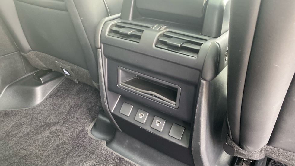 Land Rover Defender 3.0 D350 X-Dynamic SE 110 5dr Auto Diesel Estate - Image 18