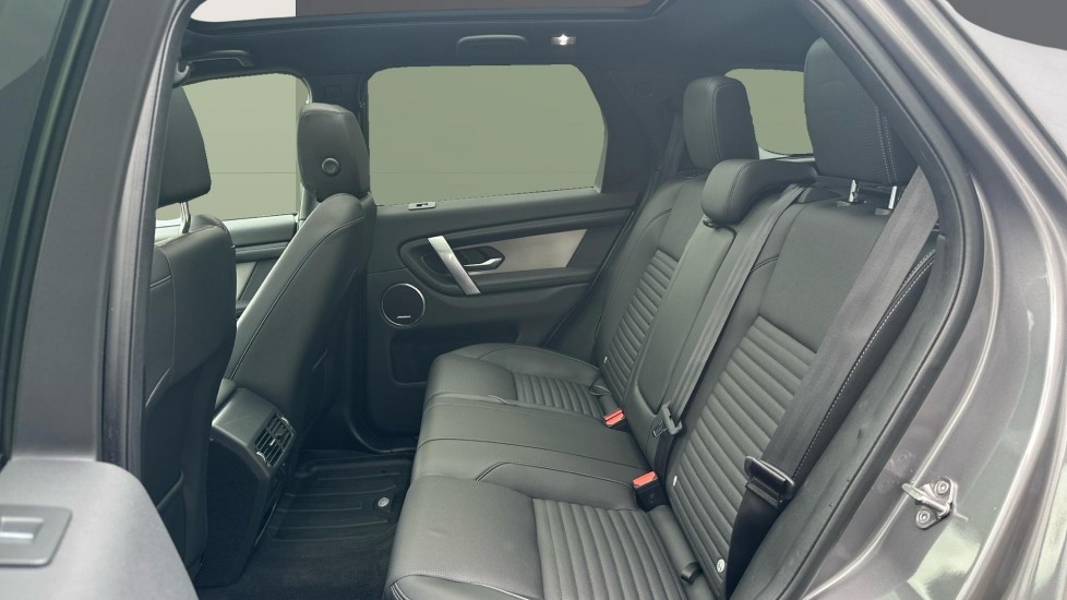 Land Rover Discovery Sport 2.0 D200 Dynamic SE 5dr Auto [5 Seat] Diesel Station Wagon - Image 4