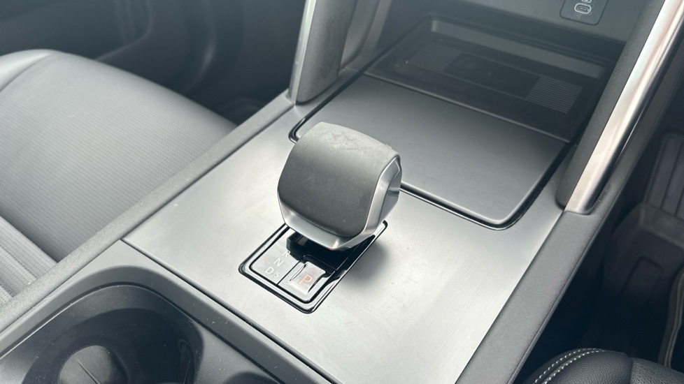 Land Rover Discovery Sport 2.0 D200 Dynamic SE 5dr Auto [5 Seat] Diesel Station Wagon - Image 13