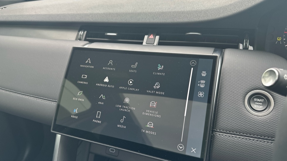 Land Rover Discovery Sport 2.0 D200 Dynamic SE 5dr Auto [5 Seat] Diesel Station Wagon - Image 20