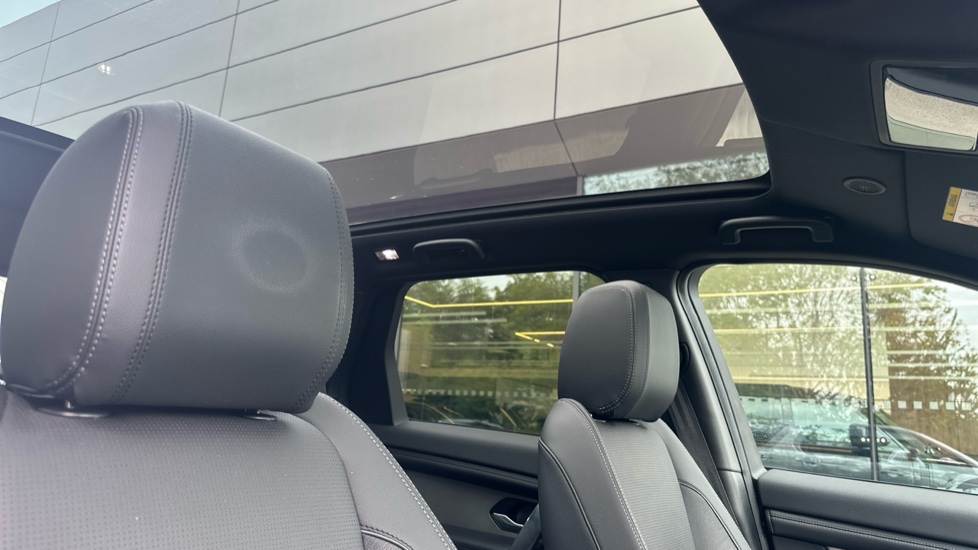 Land Rover Discovery Sport 2.0 D200 Dynamic SE 5dr Auto [5 Seat] Diesel Station Wagon - Image 32