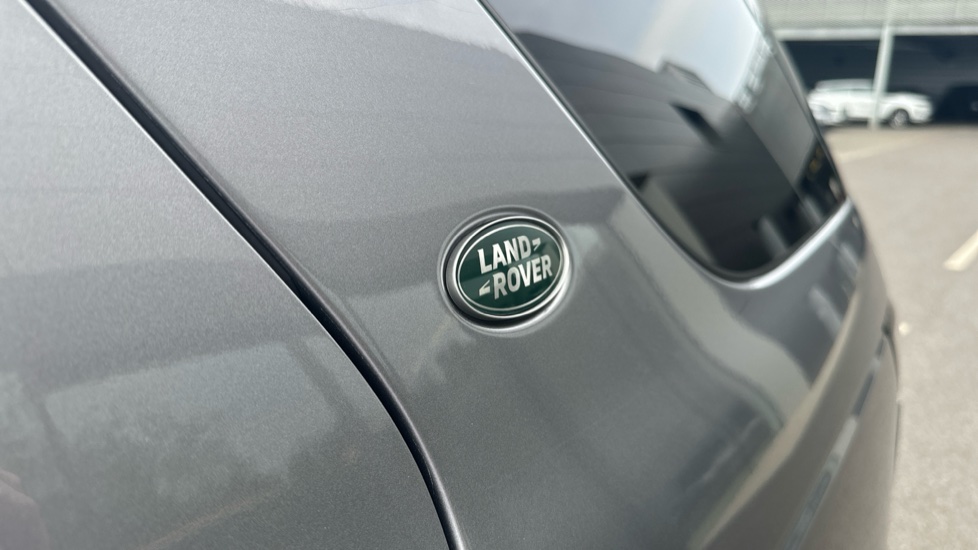 Land Rover Discovery Sport 2.0 D200 Dynamic SE 5dr Auto [5 Seat] Diesel Station Wagon - Image 38