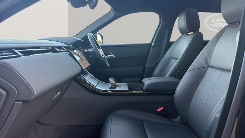 Land Rover Range Rover Velar 3.0 D300 MHEV Dynamic SE 5dr Auto Diesel Estate - Image 3