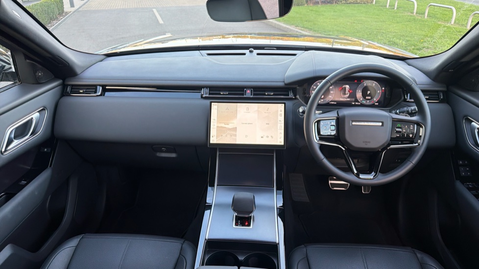 Land Rover Range Rover Velar 3.0 D300 MHEV Dynamic SE 5dr Auto Diesel Estate - Image 9