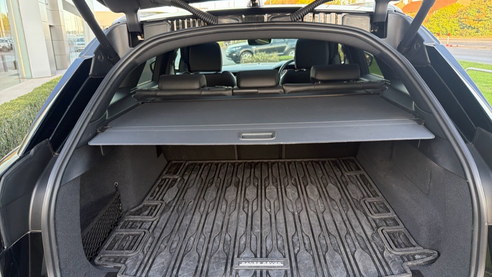 Land Rover Range Rover Velar 3.0 D300 MHEV Dynamic SE 5dr Auto Diesel Estate - Image 10