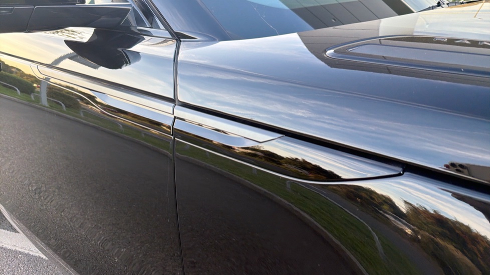 Land Rover Range Rover Velar 3.0 D300 MHEV Dynamic SE 5dr Auto Diesel Estate - Image 21