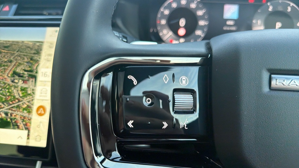 Land Rover Range Rover Velar 3.0 D300 MHEV Dynamic SE 5dr Auto Diesel Estate - Image 25