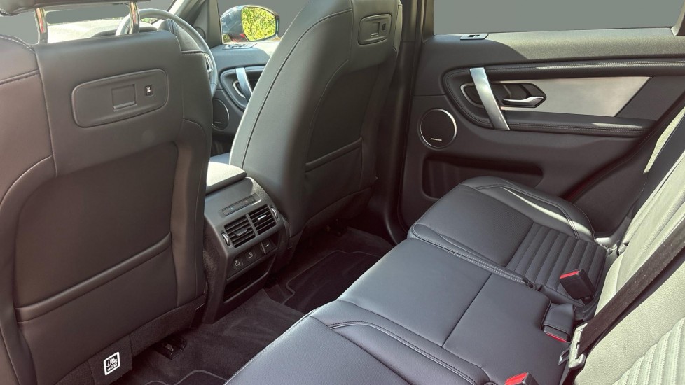 Land Rover Discovery Sport 2.0 D200 Landmark 5dr Auto [5 Seat] Diesel Station Wagon - Image 4