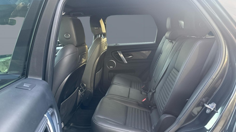 Land Rover Discovery Sport 2.0 D200 Metropolitan 5dr Auto [5 Seat] Diesel Station Wagon - Image 4