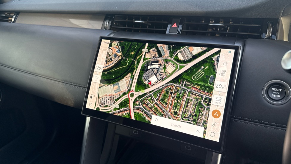 Land Rover Discovery Sport 2.0 D200 Metropolitan 5dr Auto [5 Seat] Diesel Station Wagon - Image 11
