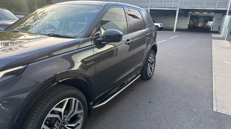 Land Rover Discovery Sport 2.0 D200 Metropolitan 5dr Auto [5 Seat] Diesel Station Wagon - Image 42