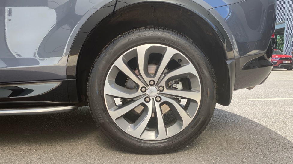 Land Rover Discovery Sport 2.0 D200 Dynamic SE 5dr Auto [7 Seat] Diesel Station Wagon - Image 8