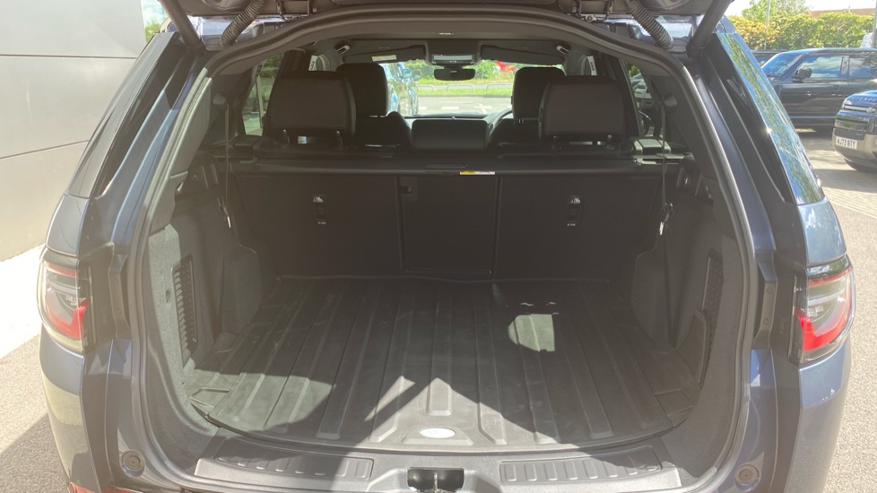 Land Rover Discovery Sport 2.0 D200 Dynamic SE 5dr Auto [7 Seat] Diesel Station Wagon - Image 10