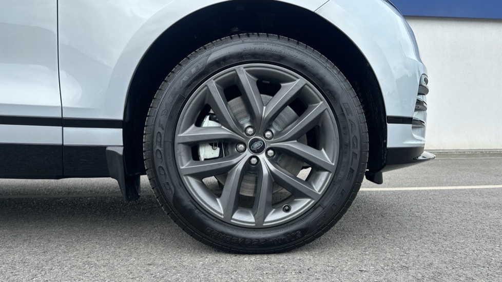 Land Rover Range Rover Velar 3.0 D300 MHEV Dynamic SE 5dr Auto Diesel Estate - Image 8