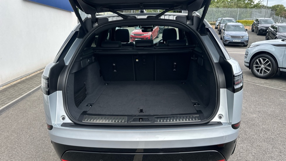 Land Rover Range Rover Velar 3.0 D300 MHEV Dynamic SE 5dr Auto Diesel Estate - Image 10
